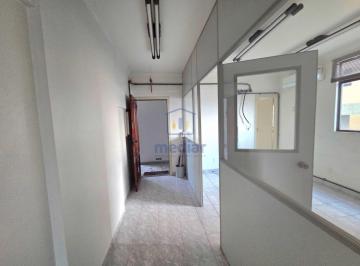 Comercial · 63m² · Sala Comercial 63,5 m². Dividida em duas salas e Dois banheiros na Ponta da Praia.