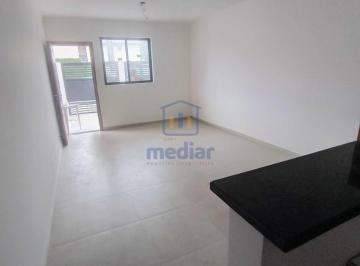 Casa · 85m² · 2 Quartos · 1 Vaga · Casa sobreposta Térrea , 2 suítes, vaga e quintal