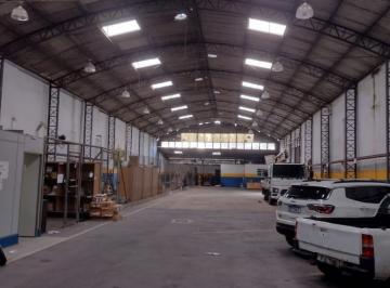 Comercial · 2100m² · Galpão à venda com 2100 m2, em localização estratégica no bairro Paquetá em Santos