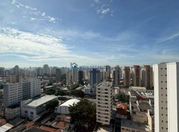 Apartamento · 69m² · 3 Quartos · 1 Vaga · Apartamento de 69m² com 3 dormitórios, varanda, vista livre e próximo ao metrô