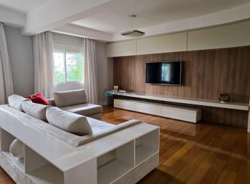 Apartamento · 210m² · 4 Quartos · 3 Vagas · Apartamento 210m² em Moema com varanda gourmet, 3 suítes e 3 vagas