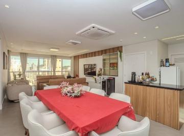 Apartamento · 136m² · 3 Quartos · 3 Vagas · Apartamento à venda no Centro em Balneário Camboriú.
