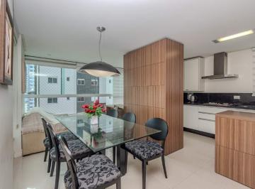 Apartamento · 110m² · 3 Quartos · 2 Vagas · Apartamento à venda no Centro em Balneário Camboriú.