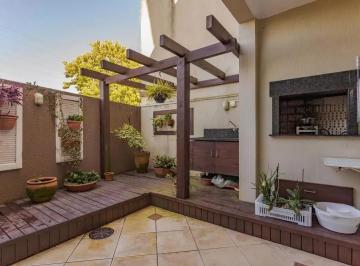 Casa · 250m² · 3 Quartos · 2 Vagas · Casa em condomínio com 3 dormitórios, suíte e 2 vagas