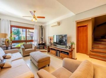 Casa · 178m² · 3 Quartos · 2 Vagas · Casa em Condomínio com 3 Dormitórios (1 Suíte), Sótão Versátil e Pátio no Bairro Tristeza.