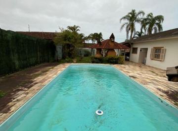 Casa de 3 quartos, Itanhaém · Casa na praia com 3 quartos e piscina em Itanhaém.