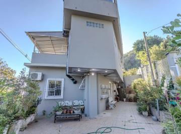 Casa · 232m² · 2 Quartos · 2 Vagas · Casa sobrado no Morro Santana de 2 dormitórios e 2 vagas