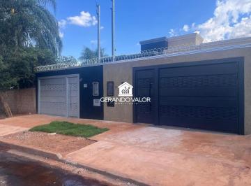 Casa · 98m² · 2 Quartos · 3 Vagas · Casa Espaçosa, Oportunidade Imperdível no Santa Emília