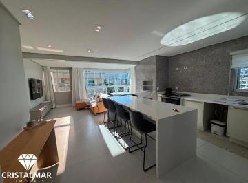 Apartamento · 159m² · 3 Quartos · 2 Vagas · Linda Cobertura duplex mobiliada e decorada a 360 metros da Praia Bombas SC