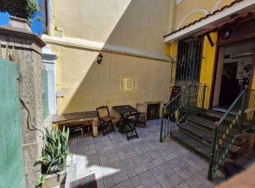 5jvifaa2njflyjcwnzaxyzuy_md · Hostel com cerca de 250 metros quadrados no Bairro Catunbí.