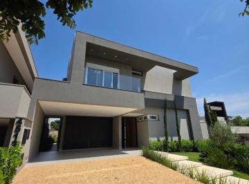 Foto 01 · Casa de Luxo em Condomínio - 4 quartos, 4 suítes, 3 salas, 5 banheiros, 4 vagas - Villa São Vicente,