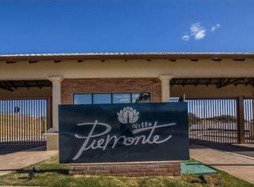 Casa · 340m² · Oportunidade Única: Lote em Condomínio no Parque Universitário, Franca-SP, 340m² de Área