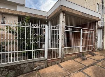 Foto 01 · Casa de esquina à venda no Centro de Franca - Ideal para morar, investir ou ponto comercial