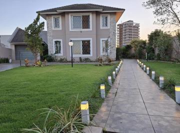 Casa · 243m² · 5 Quartos · 2 Vagas · Casa na Lagoa do Violão em Torres