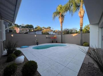 Casa · 310m² · 3 Quartos · 2 Vagas · Casa semimobiliada com piscina em Taquara