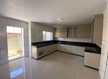 Casa · 300m² · 2 Quartos · 2 Vagas · Alugo casa em Itatiaiuçu com 02 quartos excelente localização.