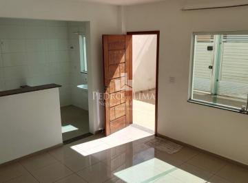 Casa · 70m² · 2 Quartos · 2 Vagas · Sobrado Frontal na Penha 2 dormitórios e 2 vagas livres, ótima localização.