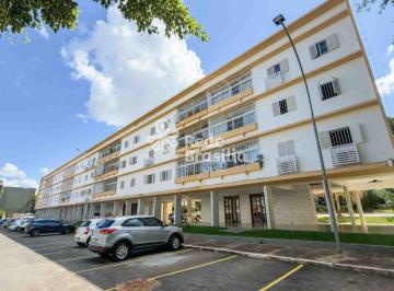 Apartamento · 77m² · 3 Quartos · Amplo apartamento de 3 quartos na SQS 407 da Asa Sul - charme, luz natural e excelente localização