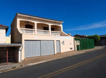 Casa · 300m² · 5 Quartos · 3 Vagas · Sobrado próximo a Av. J.J. Lacerda para uso Comercial ou Residencial com até 8 salas grandes.
