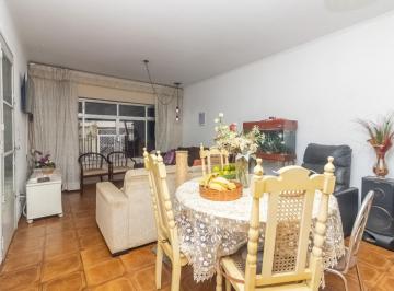 b5e036c4-3e71-49c7-833b-0423914107e7 · Versátil sobrado para venda em Vila Ester (Zona Norte) com 3 quartos, sendo 1 suíte, 120m²