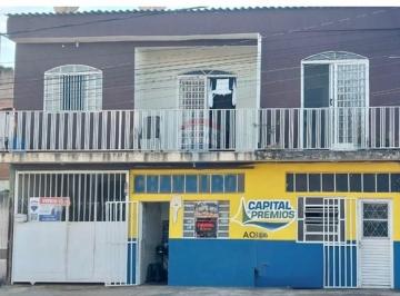 Casa · 300m² · 10 Quartos · 3 Vagas · "Investimento Ideal em Planaltina, DF"