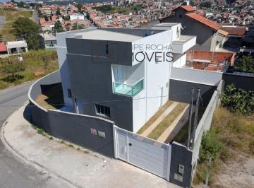 Casa · 136m² · 3 Quartos · 4 Vagas · O Refúgio que Sua Família Merece: Sobrado de Esquina com Quintal Amplo no Vale do Sol II