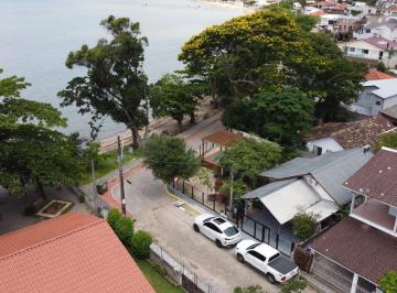 Casa · 60m² · 3 Quartos · 2 Vagas · Casa Alto Padrão em Praia de Fora, Palhoça/SC
