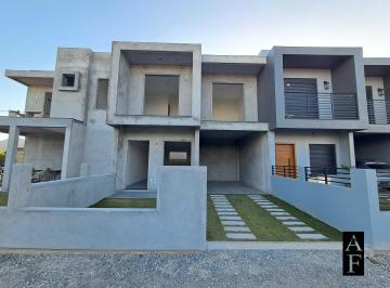 Casa · 105m² · 2 Quartos · 1 Vaga · Casa Sobrado em Palhocinha, Garopaba/SC
