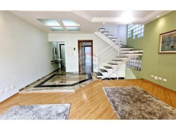 Casa · 223m² · 3 Quartos · 5 Vagas · Sobrado à venda Vila Maria com 3 quartos sendo 1 suite , 5 vagas, área gourmet.