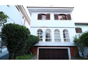 Casa · 226m² · 3 Quartos · 4 Vagas · Sobrado no Jardim São Paulo, Próximo ao Metrô