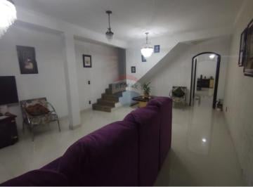 Casa · 221m² · 4 Quartos · 2 Vagas · "Casa Moderna na Vila Guilherme!"