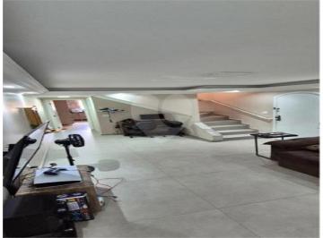 Área de Serviço · Imoveis - no Parque Casa de Pedra