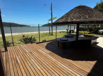Casa · 304m² · 5 Quartos · 4 Vagas · Casa frente mar à venda por R$ 9.000.000,00 - Bairro Enseada Encantada - Porto Belo/SC