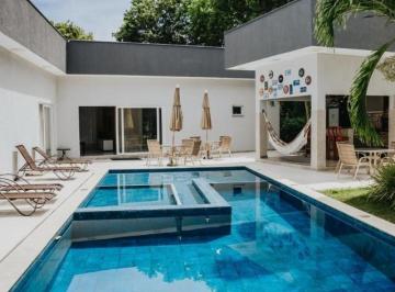 Casa · 467m² · 8 Quartos · Casa Padrão em CAMAÇARI