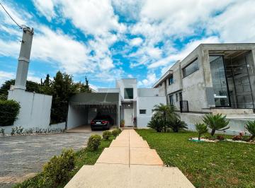 Casa · 223m² · 3 Quartos · 4 Vagas · Casa em Condomínio á venda com 3 suítes - Valville 1 Alphaville