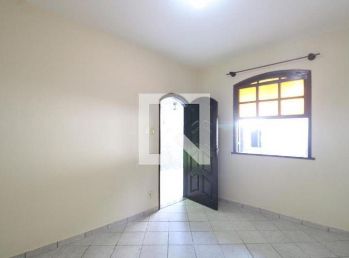 Foto do imóvel - Alugar casa em condomínio no Tanque, com jardim e 2 quartos