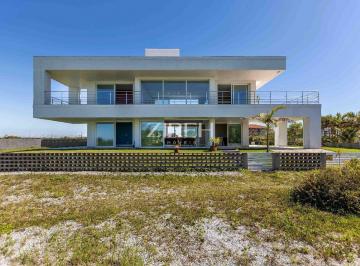 Casa · 272m² · 2 Quartos · CASA FRENTE MAR À VENDA NO BALNEÁRIO ATAMI | PONTAL DO PARANÁ