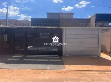 Casa · 75m² · 1 Quarto · 2 Vagas · Casa Espaçosa com Suíte Pronta para Morar