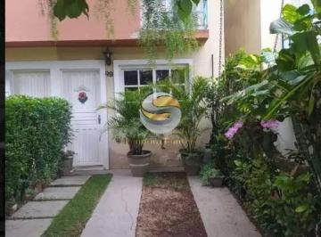 Casa · 60m² · 2 Quartos · 2 Vagas · 2 quartos, 1 suíte, 2 salas, 2 banheiros, 2 vagas, 60m² de área
