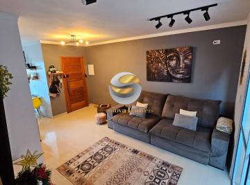 Casa · 89m² · 2 Quartos · 2 Vagas · Linda casa, 2 suites, Semi Isolada, toda decorada, pintura nova, ótima loca
