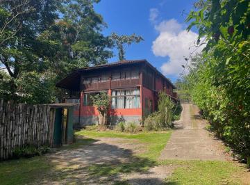casa fundos · Casa - Itatiaia