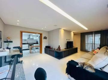 Casa de 3 quartos, Osasco · Casa com 3 quartos e 300 m² à venda em Piratininga