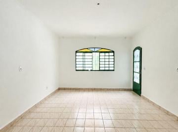 Casa de 3 quartos, Bragança Paulista · Casa à venda no São Lourenço | 03 dormitórios, churrasqueira e quarto externo