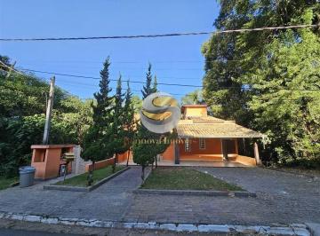 Casa · 404m² · 4 Quartos · 2 Vagas · Casa Moderna de Luxo com 4 Suítes, Piscina, Salão de Jogos