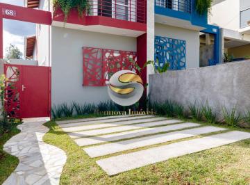 Casa · 136m² · 3 Quartos · 2 Vagas · Casa com 03 dormitórios, em condomínio com quintal.