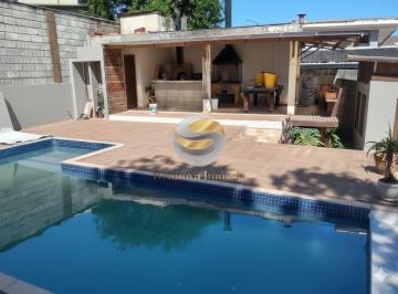 Casa · 250m² · 3 Quartos · 6 Vagas · Casa Térrea com 3 suítes, Piscina, Varanda Gourmet, 6 vagas