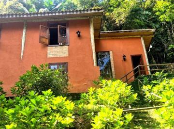 Rural de 3 quartos, Juquitiba · Refúgio de Luxo em Juquitiba: Onde o Rústico Encontra a Sofisticação