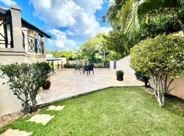 Casa de 2 quartos, Bragança Paulista · Casa à venda no Condomínio Colinas de São Francisco | 04 dormitórios, piscina e área gourmet