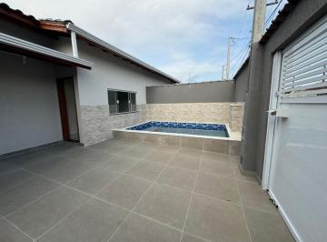 Casa de 2 quartos, Itanhaém · Casa com 2 quartos e piscina em Itanhaém.