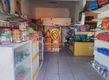 Comercial · 85m² · Passo o ponto comercial ou Alugo o Salão, região bem movimentada, localizada ...